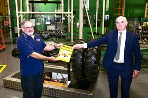 Nigel Crump (left) with JCB Transmissions General Manager Tim Barker