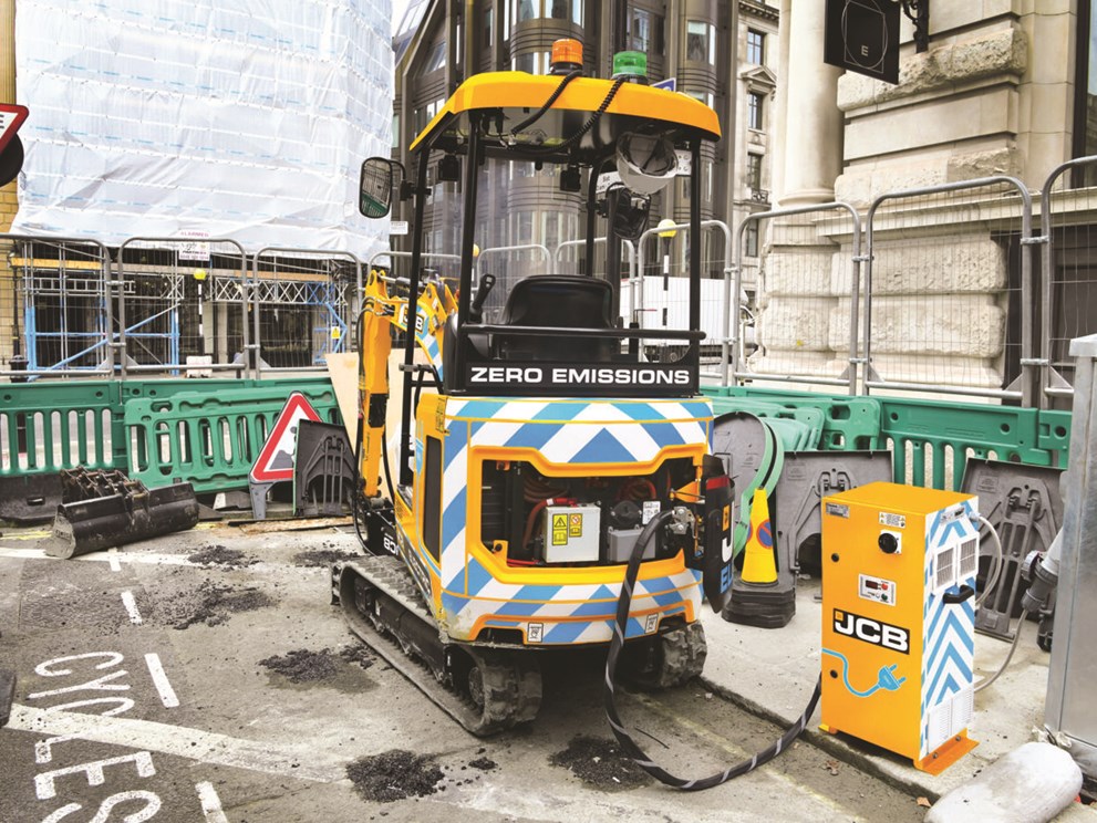 Fast Charge Unit - Charging E-TECH Excavator