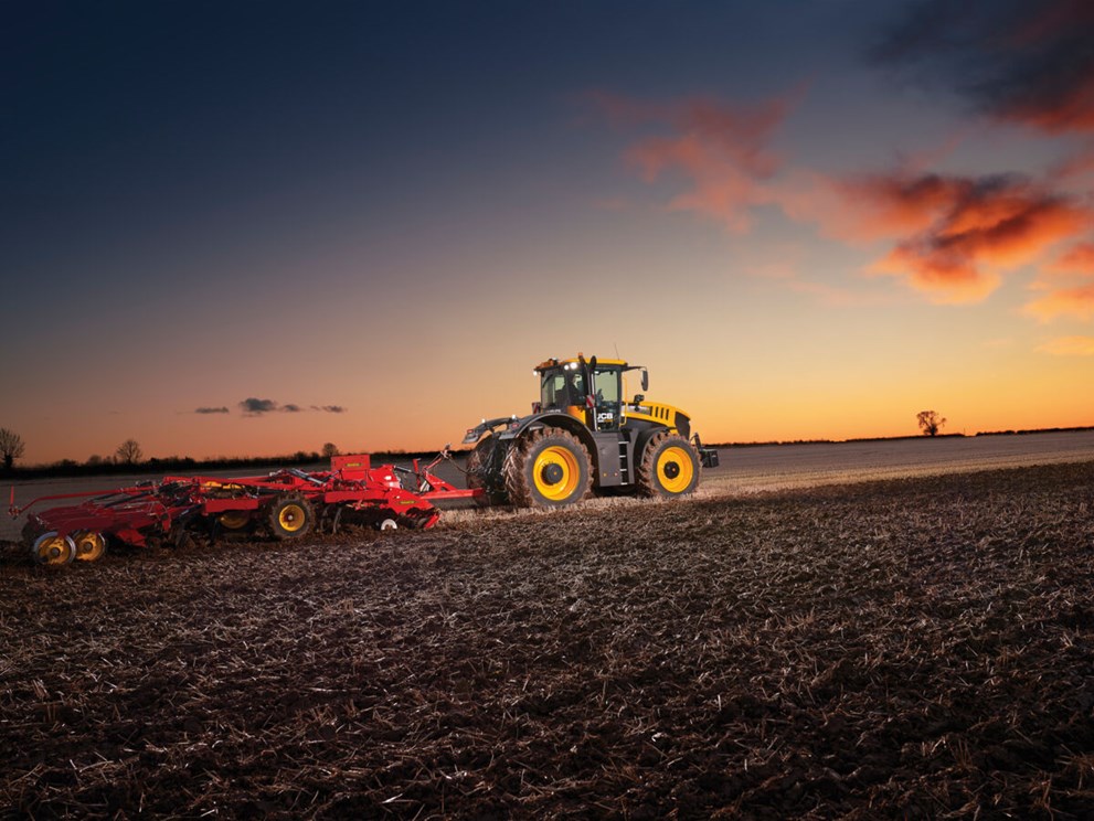 Fastrac iCON in agricultural setting