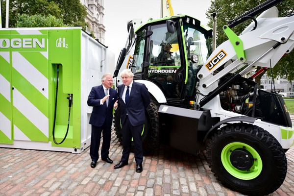 QEII Event Hydrogen Backhoe Lord Bamford and Boris Johnson