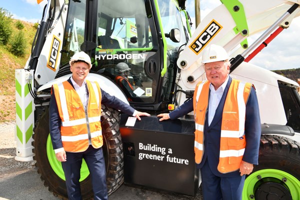 Energy minister impressed with JCB’s hydrogen engine development