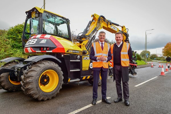 Minister's insight into money-saving British pothole fixer