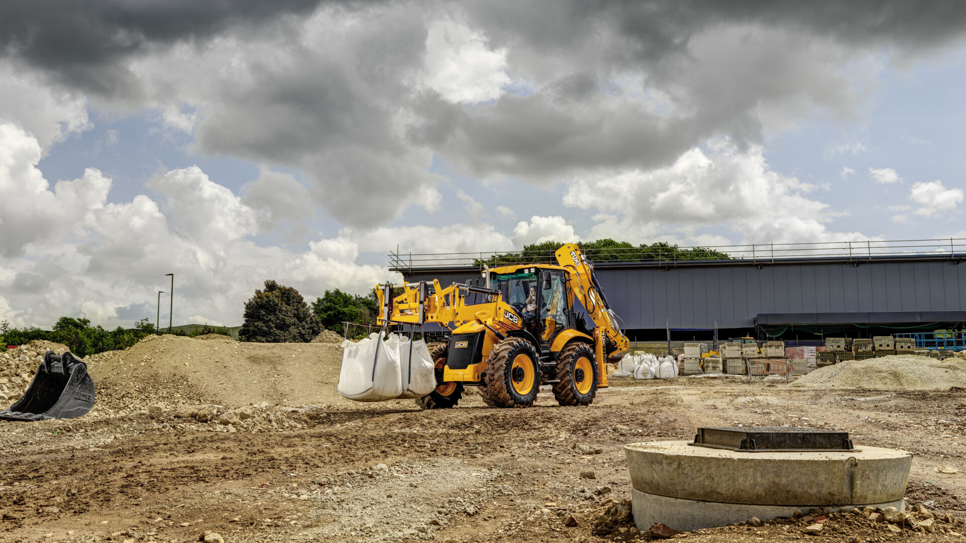 4CX Backhoe Loader P995 forks