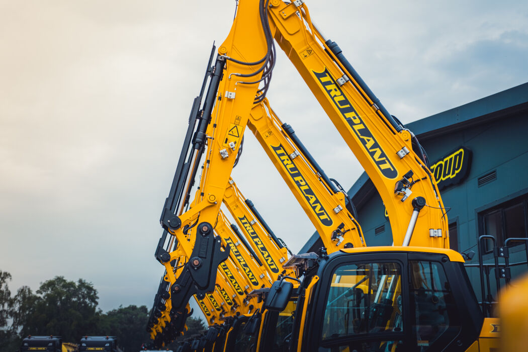  Tru7 Group-Tracked Excavators-140X-Blog