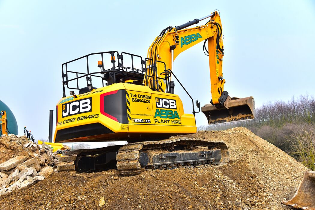 ABBA Plant Hire- Tracked Excavator-220X-Blog